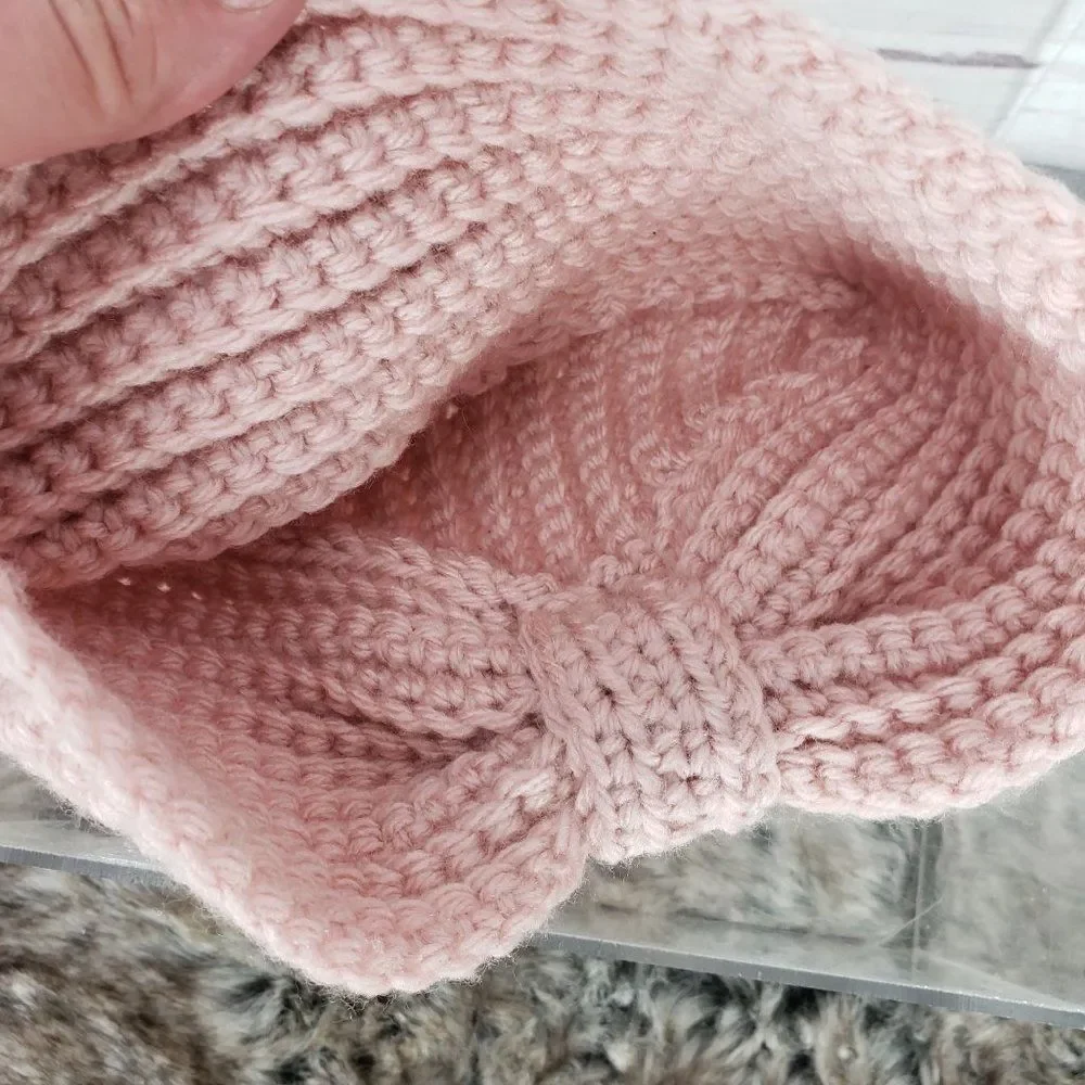 Crochet baby‎ hat size 0-3 months